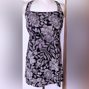 Lands’ End Black Floral Cross-back Swim Dress with White Pattern size 10DDD